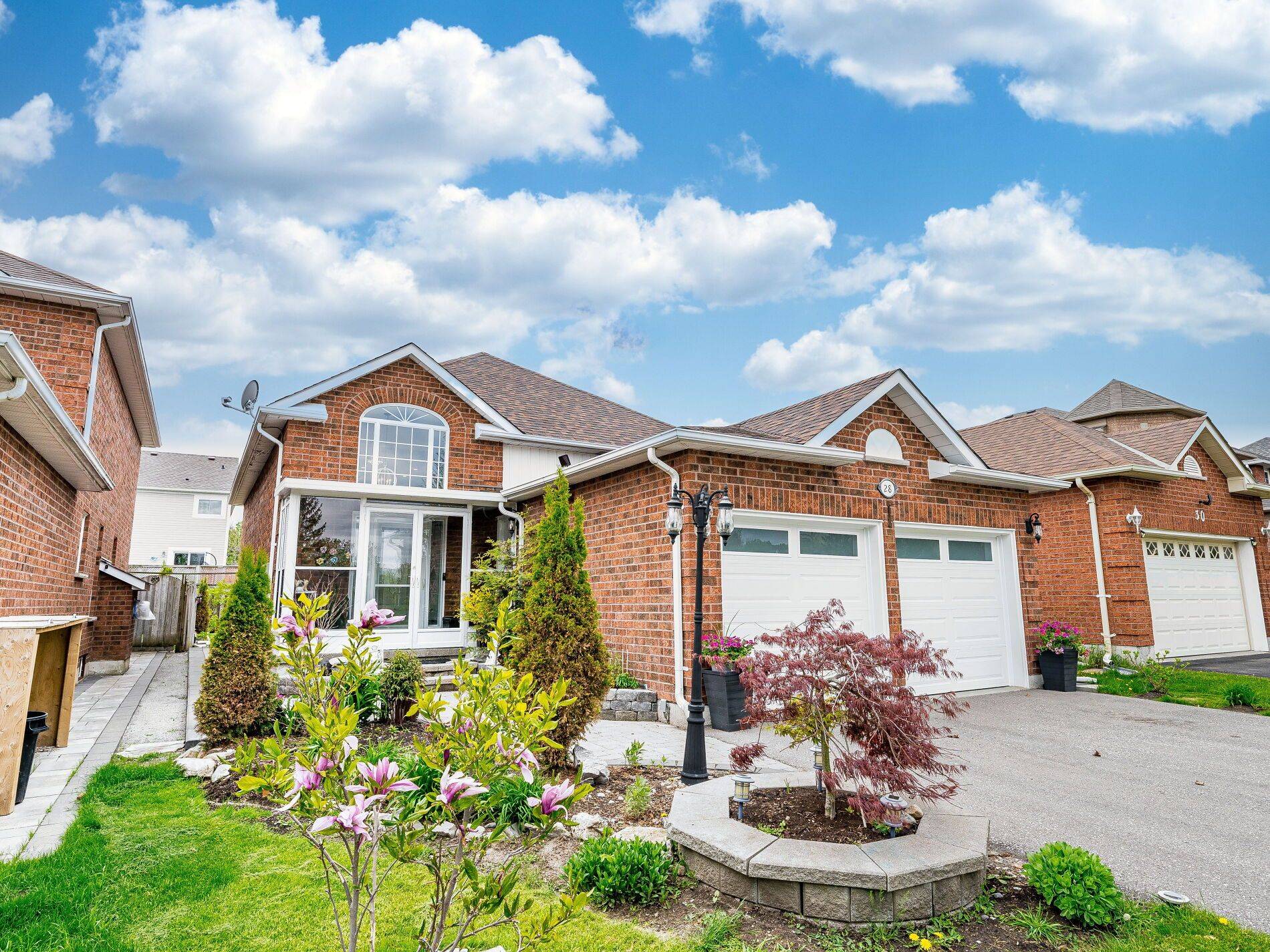 Clarington, ON L1C 4Y8,28 West Side DR