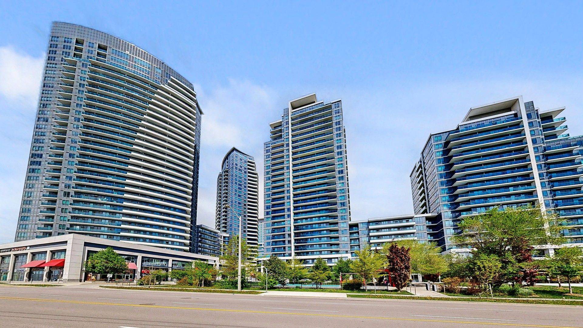 Markham, ON L3T 0C8,7161 YONGE ST #2528