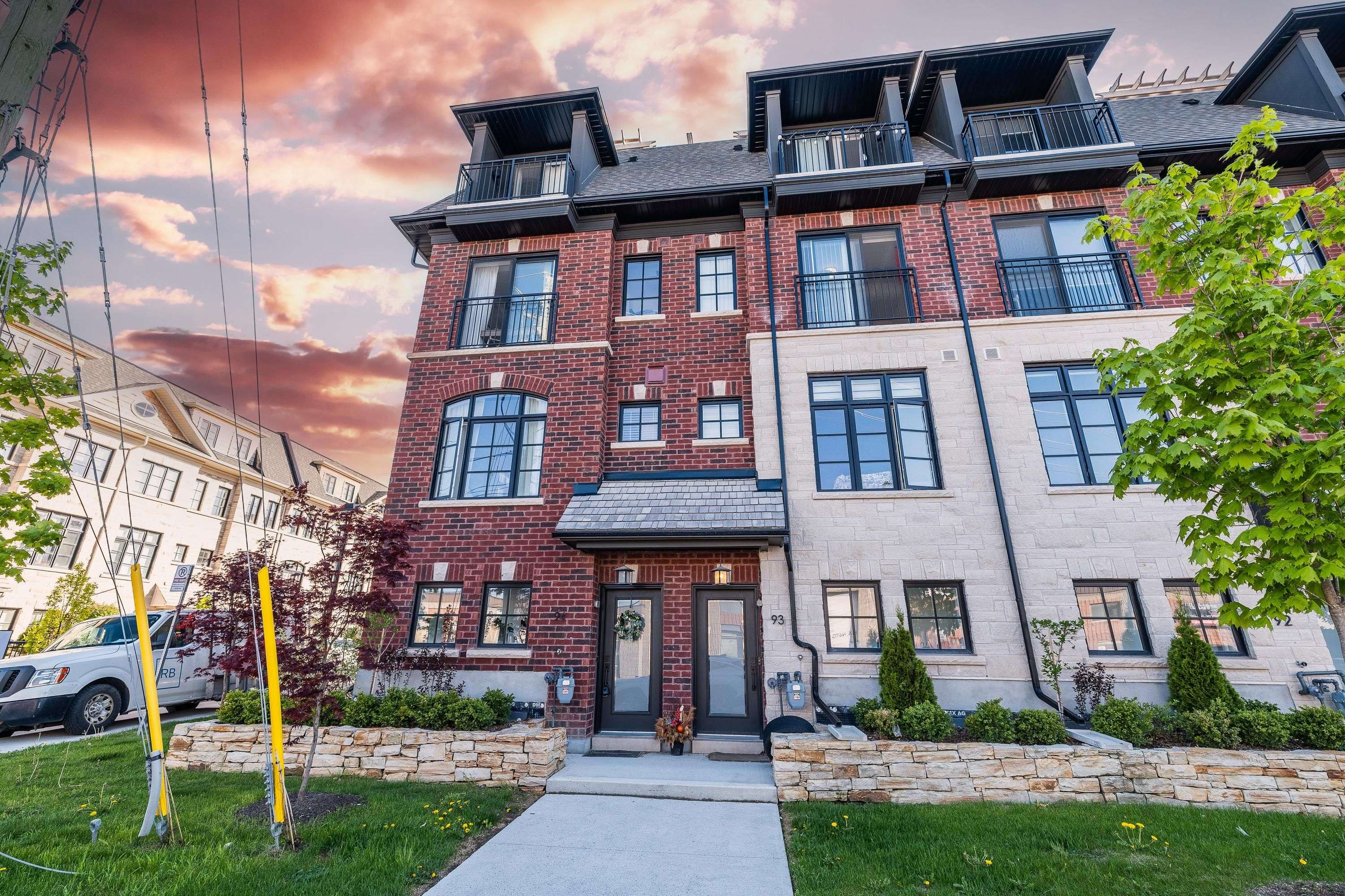 150 Joymar DR #TH94, Mississauga, ON L5M 2P6