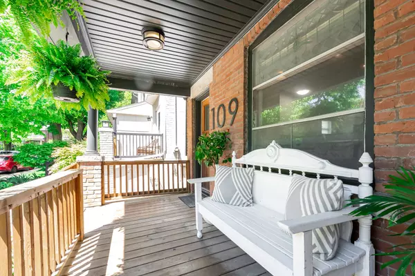 Toronto E01, ON M4M 2Y9,109 Coady AVE