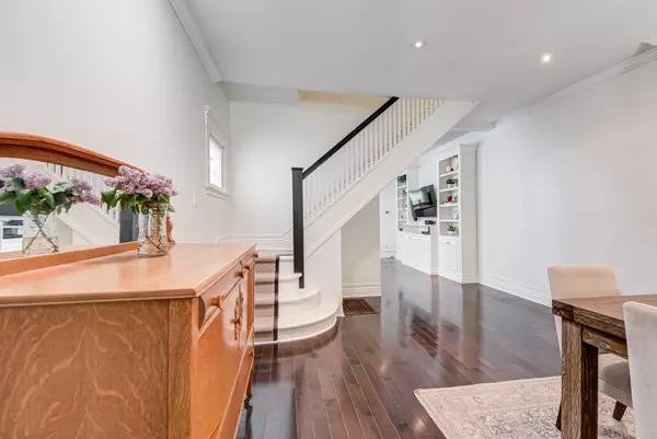 Toronto E01, ON M4M 2Y9,109 Coady AVE