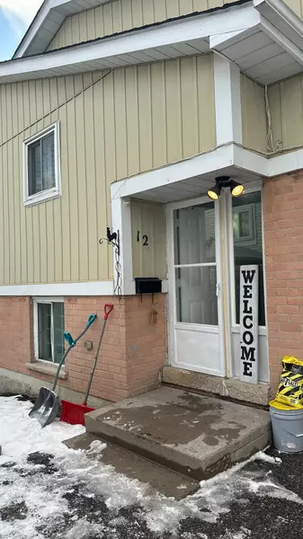 12 Bushwood CT S, Toronto E11, ON M1B 2T1