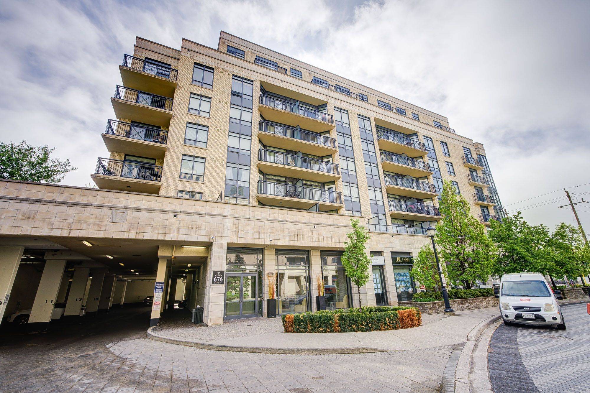 Toronto C15, ON M2K 1B7,676 Sheppard AVE E #613