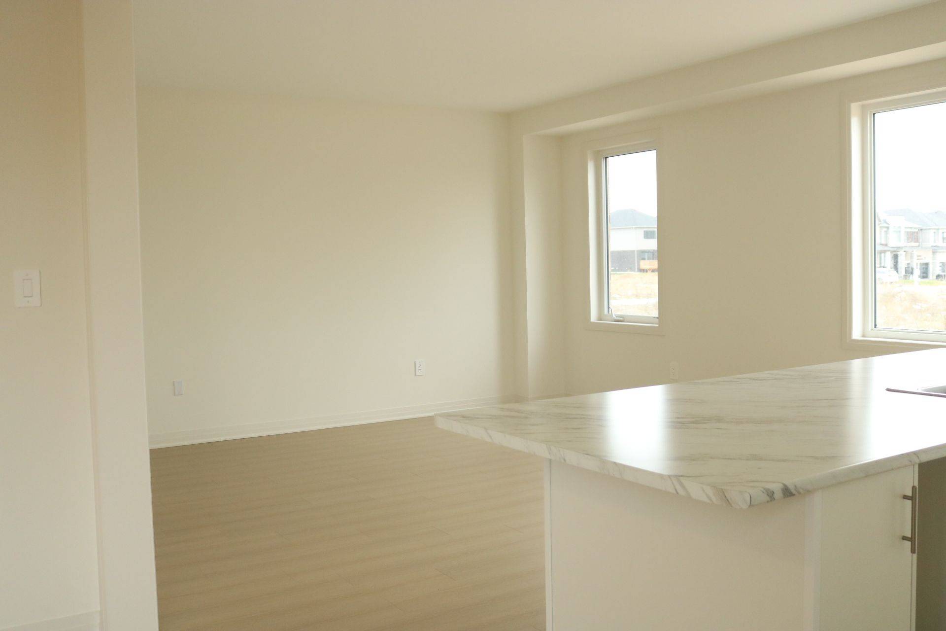 Barrie, ON L9S 2Z8,37 Stockholm RD #A