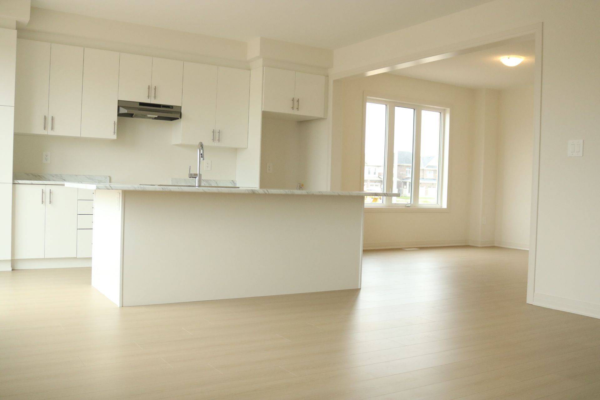 Barrie, ON L9S 2Z8,37 Stockholm RD #A