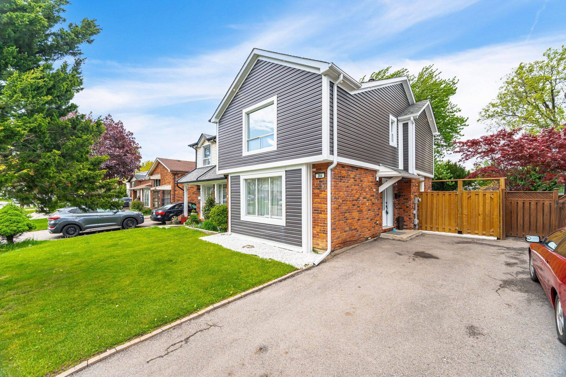 Mississauga, ON L5A 3H6,384 Daralea HTS