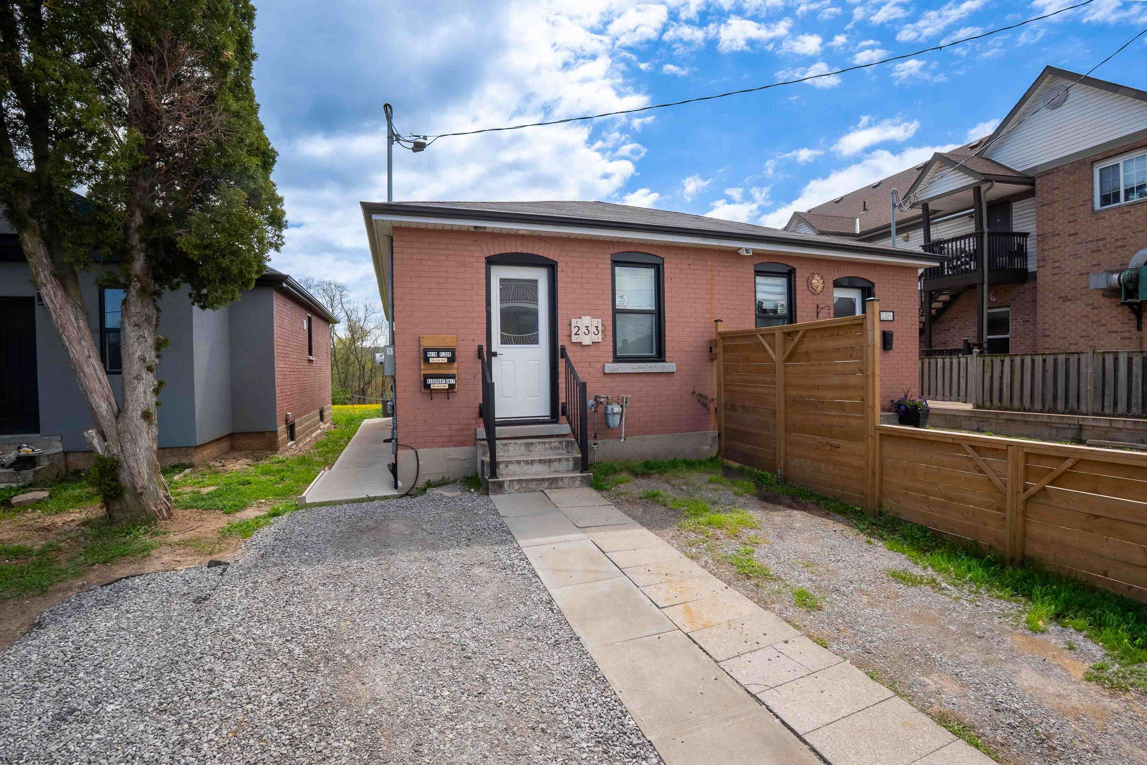 St. Catharines, ON L2S 1W8,233 PELHAM RD