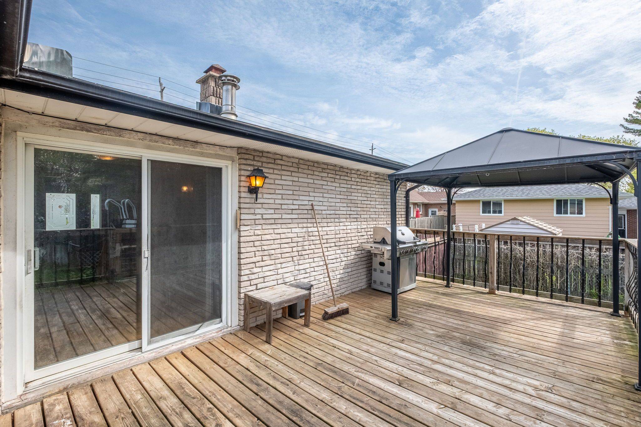 Cobourg, ON K9A 1M7,465 King ST E