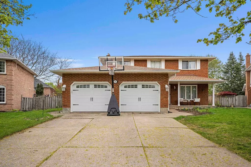 St. Catharines, ON L2S 3J9,21 Walters CT