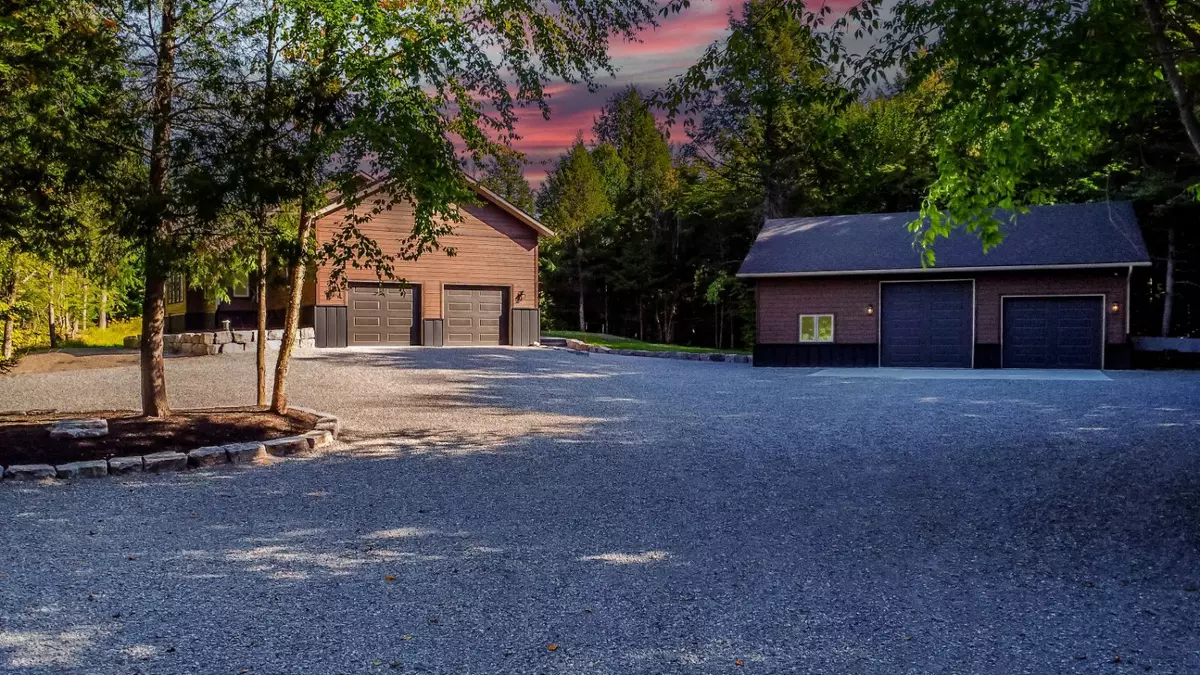 Muskoka Lakes, ON P0B 1M0,4571 Aspdin RD