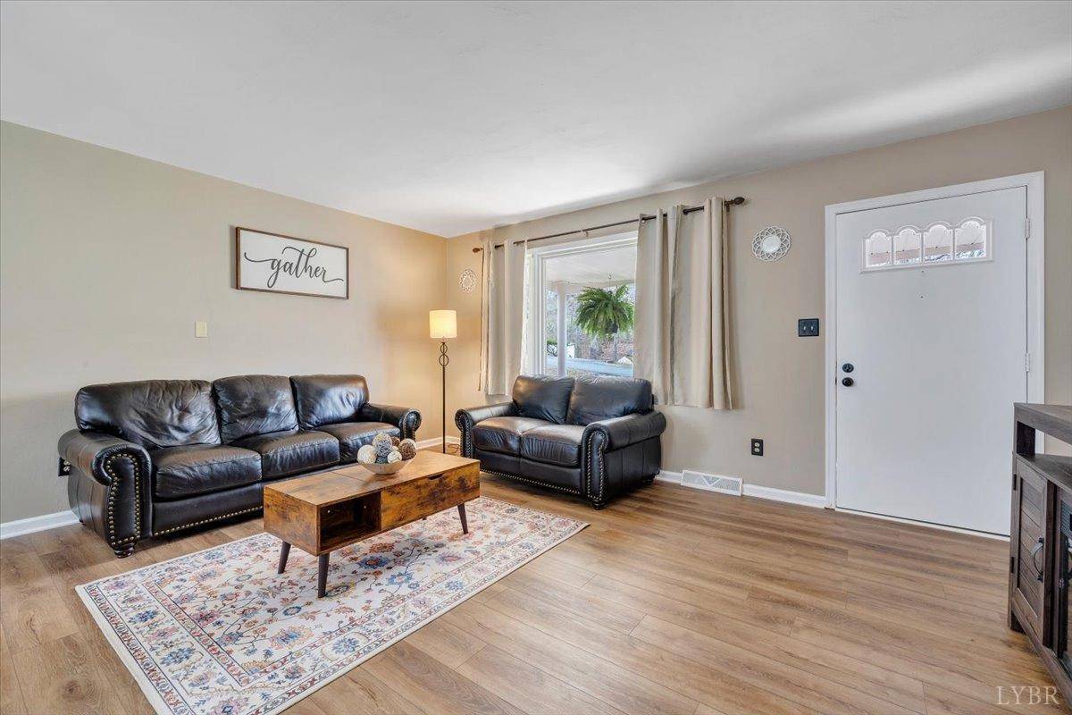 Blue Ridge, VA 24064,414 Pin Oak DR