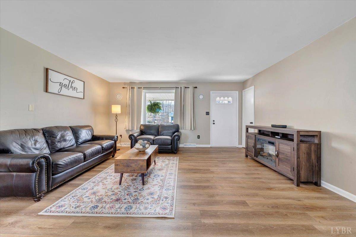 Blue Ridge, VA 24064,414 Pin Oak DR