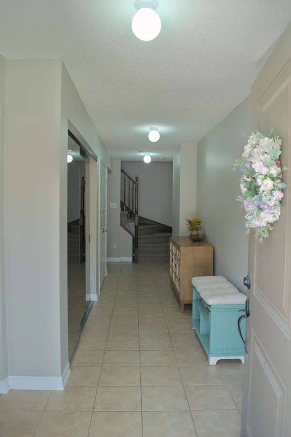 Milton, ON L9T 8M7,165 Hampshire WAY #131