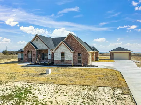 1019 Kingsley Court, Weatherford, TX 76087