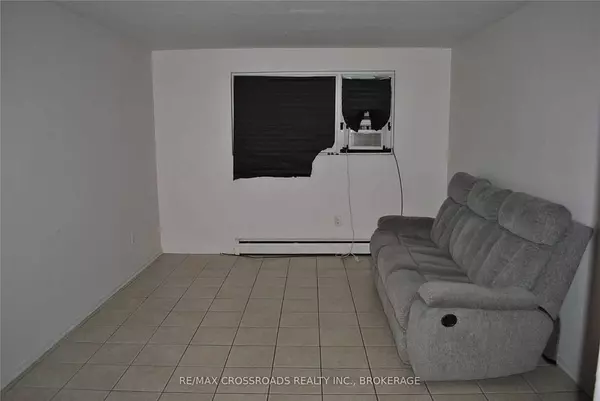 Oshawa, ON L1H 3E2,390 Dean AVE