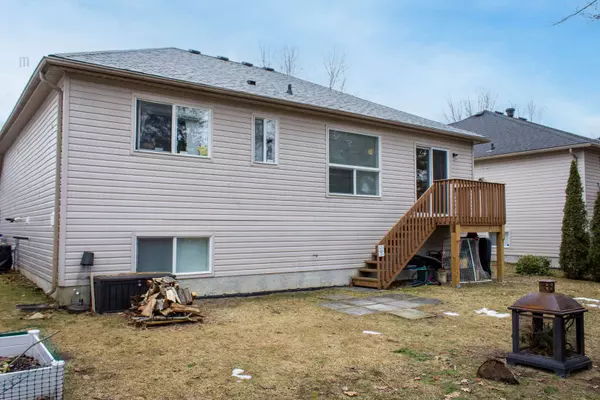 Wasaga Beach, ON L9Z 3C4,48 Rose Valley WAY