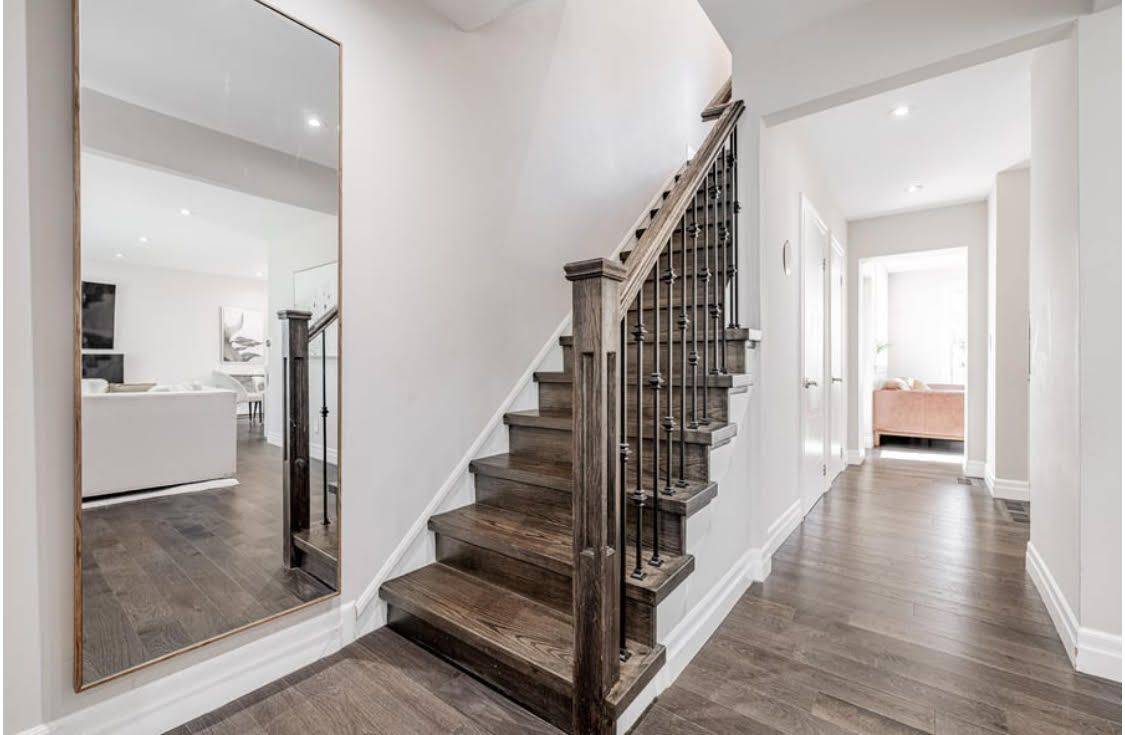 Toronto C14, ON M2M 2K7,8 Glenelia AVE