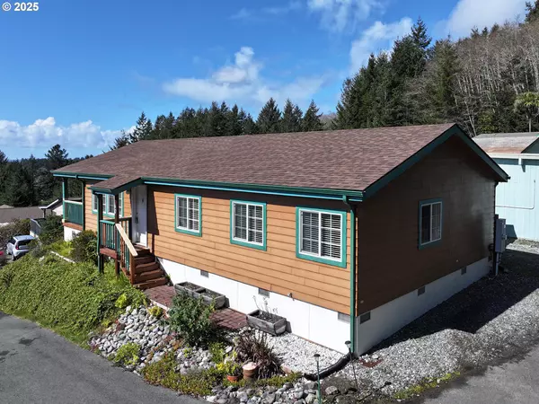 Brookings, OR 97415,98041 HALLWAY RD #40