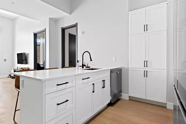 Kanata, ON K2K 3L9,180 Kanata AVE #2EB