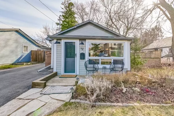 741 Marksbury RD, Pickering, ON L1W 2T5