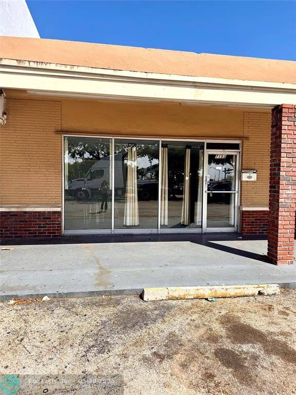 Pembroke Pines, FL 33023,7131 Pembroke Rd