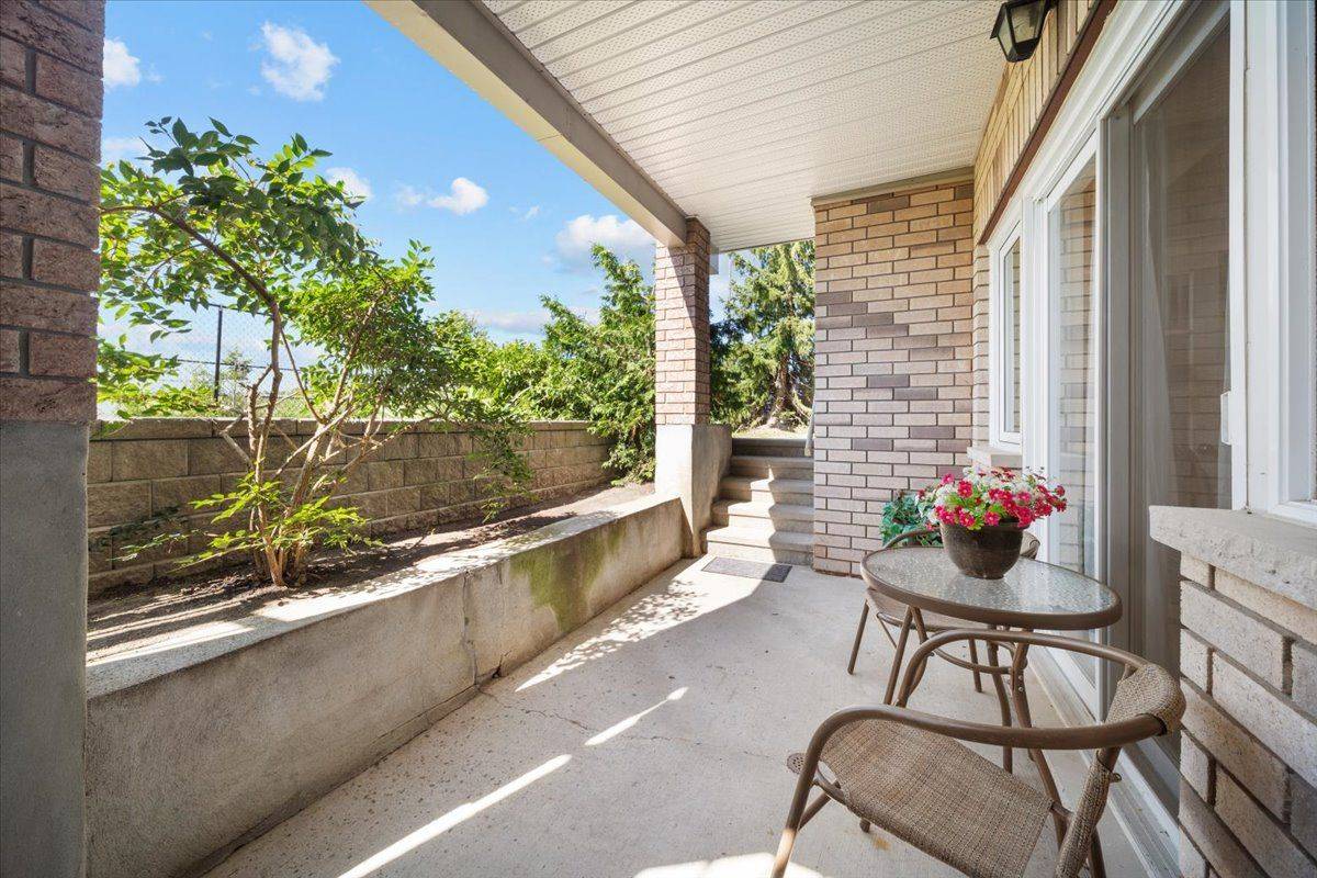 Stittsville - Munster - Richmond, ON K2S 0C6,1105 Stittsville Main ST #A
