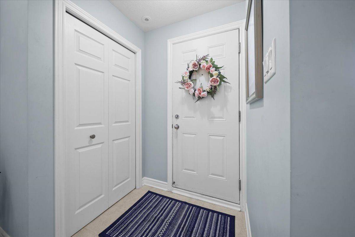 Stittsville - Munster - Richmond, ON K2S 0C6,1105 Stittsville Main ST #A