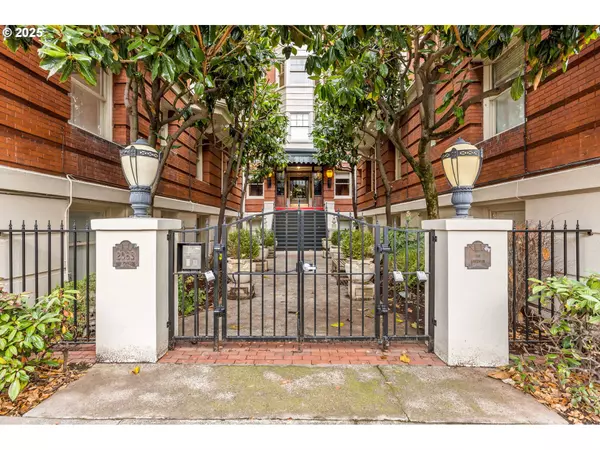 2083 NW JOHNSON ST #34, Portland, OR 97209