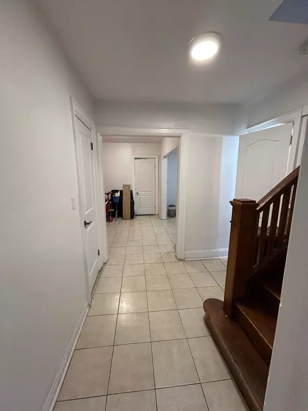 Toronto C03, ON M6E 2Y1,628 Oakwood AVE