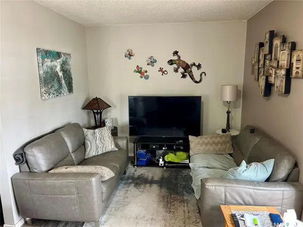 1415 B AVENUE N, Saskatoon, SK S7L 1G7