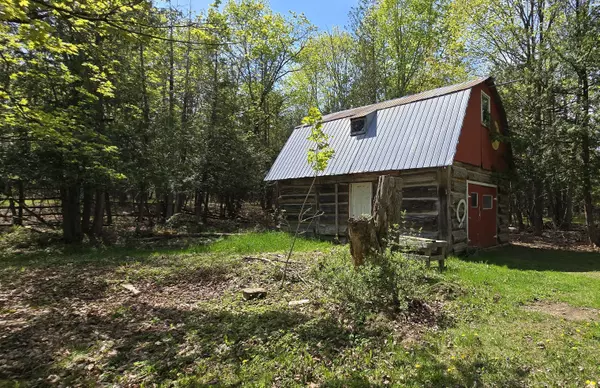 Carp - Huntley Ward, ON K0A 1L0,3275 Peskett RD