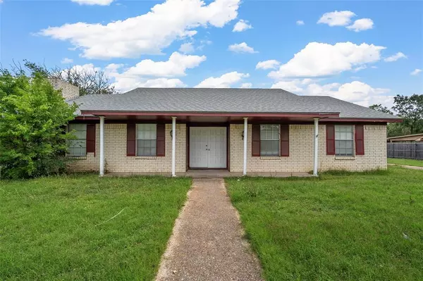 444 Lindenwood Lane W, Hewitt, TX 76643