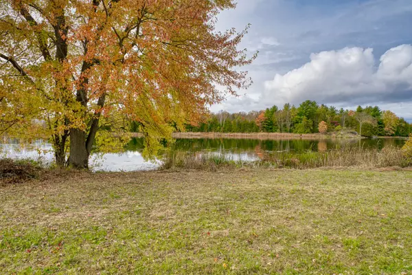 Leeds And The Thousand Islands, ON K0E 1N0,960 Kelsey LN