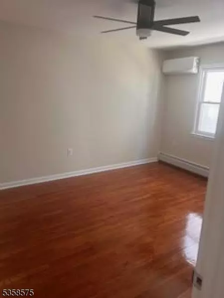 Newark City, NJ 07107,252 N 6Th St