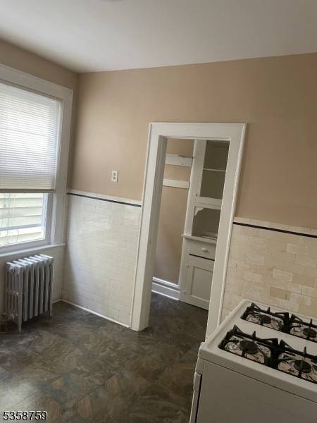 Newark City, NJ 07106,32 Underwood St #1