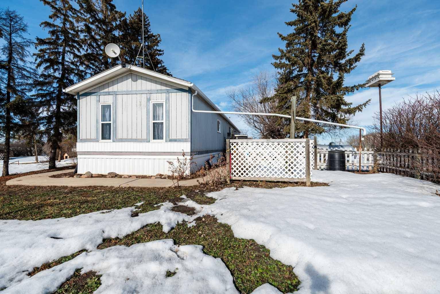 Rural Starland County, AB T0J2Y0,213081 585 HWY