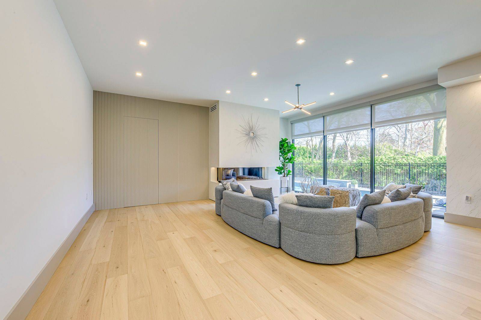 Oakville, ON L6L 1S1,1430 Hixon ST