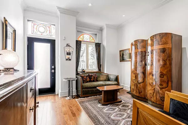 Toronto E01, ON M4M 2J9,168 Boulton AVE