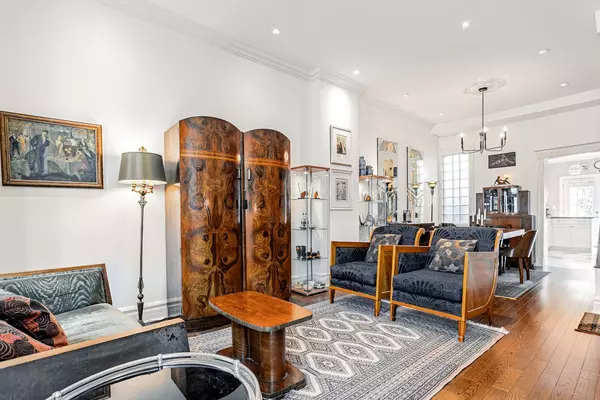 Toronto E01, ON M4M 2J9,168 Boulton AVE