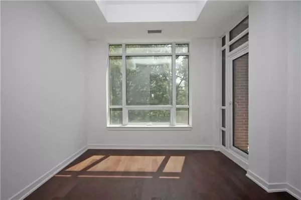 Toronto W06, ON M8V 0C2,2212 Lake Shore BLVD W #TH01