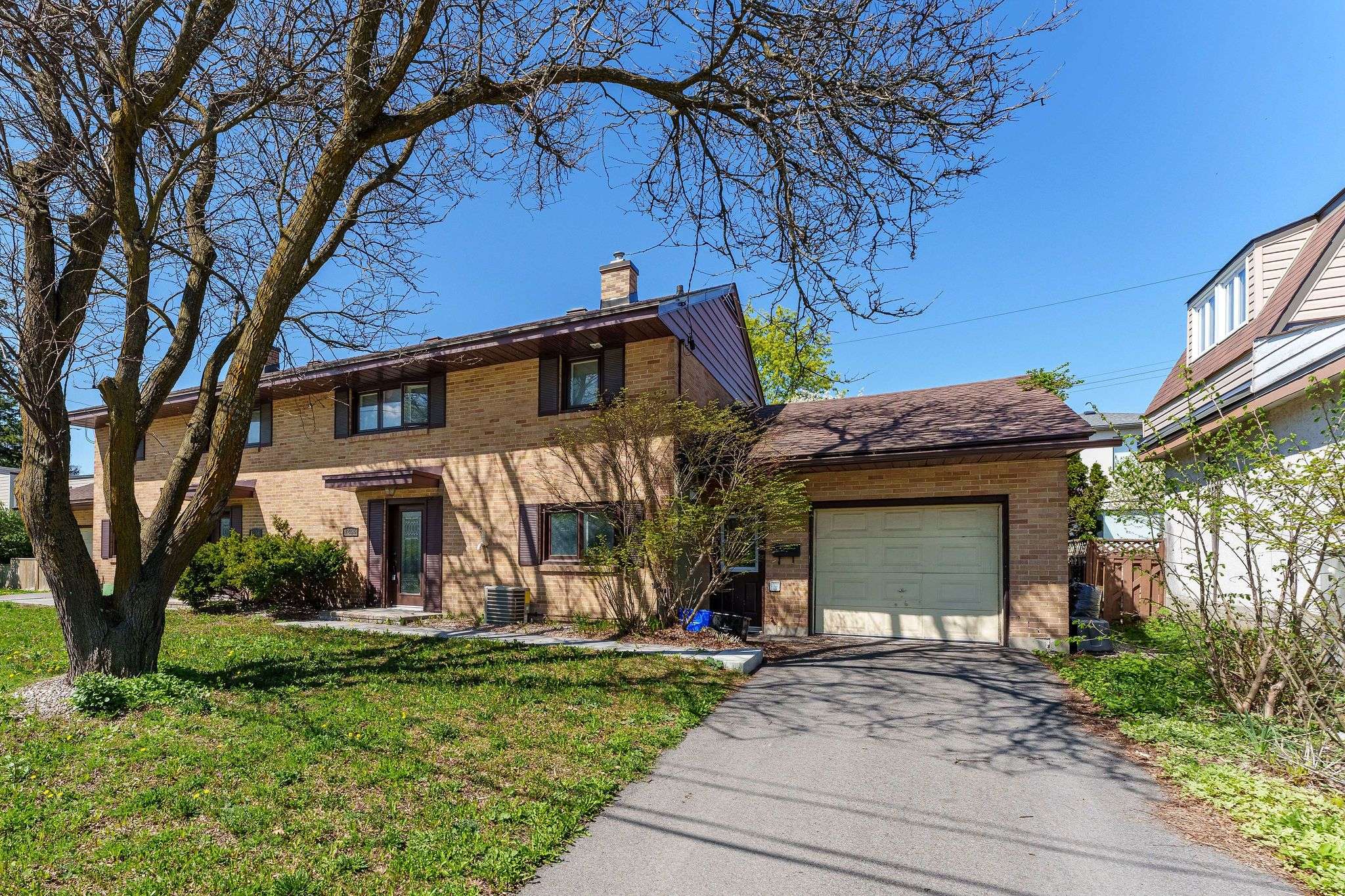 1244 PRINCE OF WALES DR, Mooneys Bay - Carleton Heights And Area, ON K2C 1M9