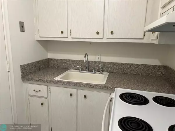 Fort Lauderdale, FL 33308,1801 NE 62nd St #127