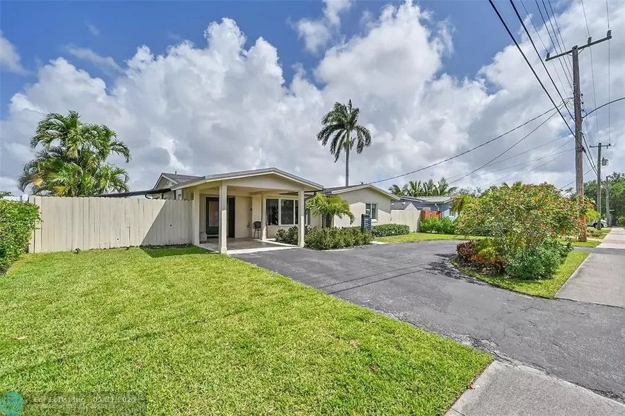 1717 NW 39 St, Oakland Park, FL 33309