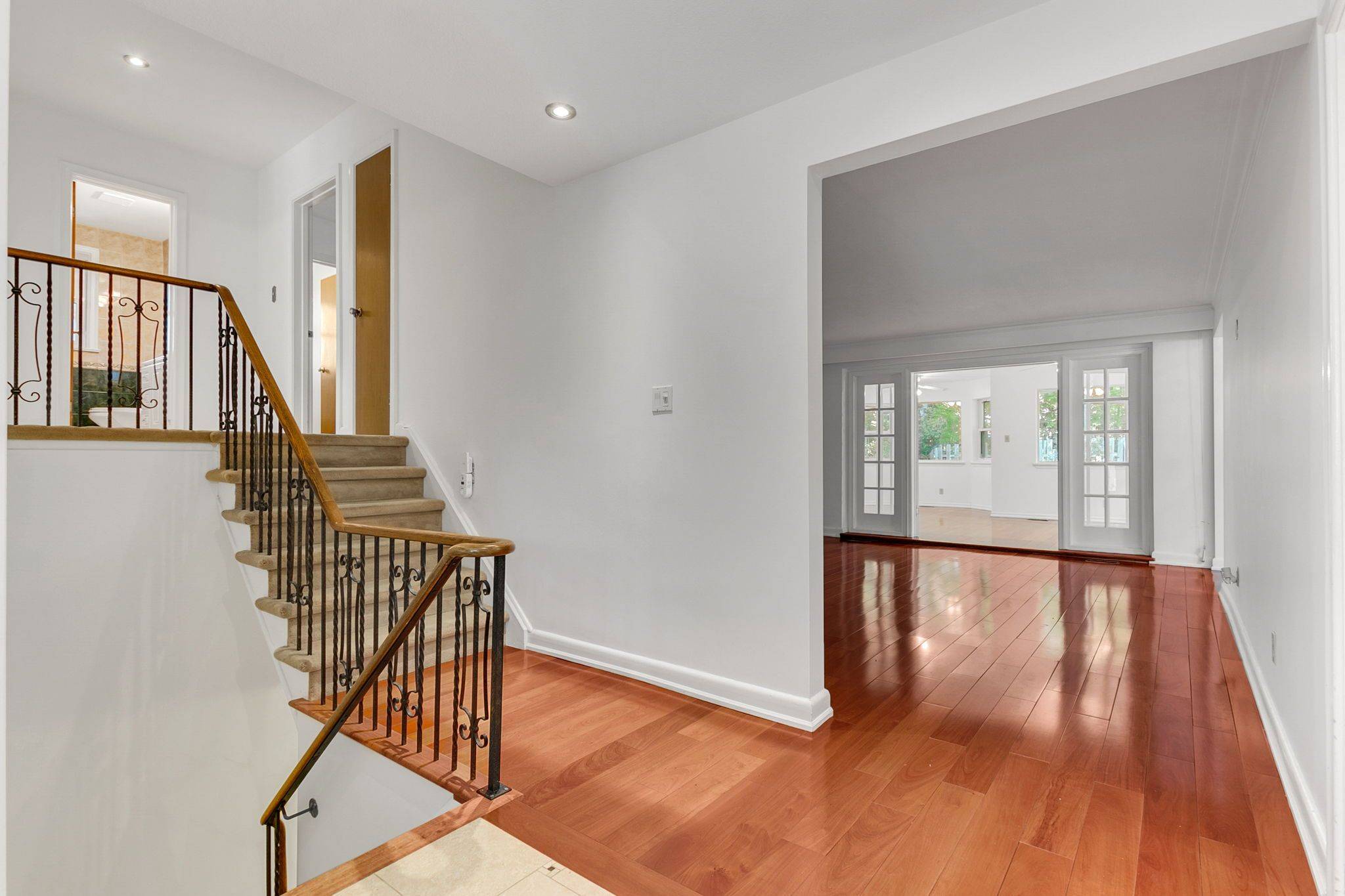 Toronto W09, ON M9R 1A1,9 Queensborough CRES