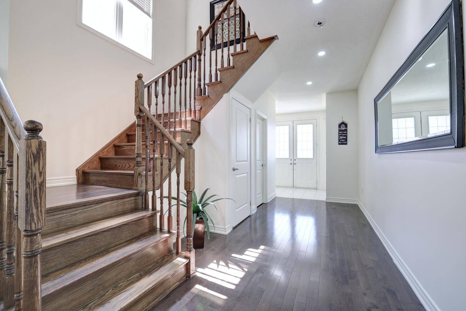 Brampton, ON L6X 5K1,436 Royal West DR
