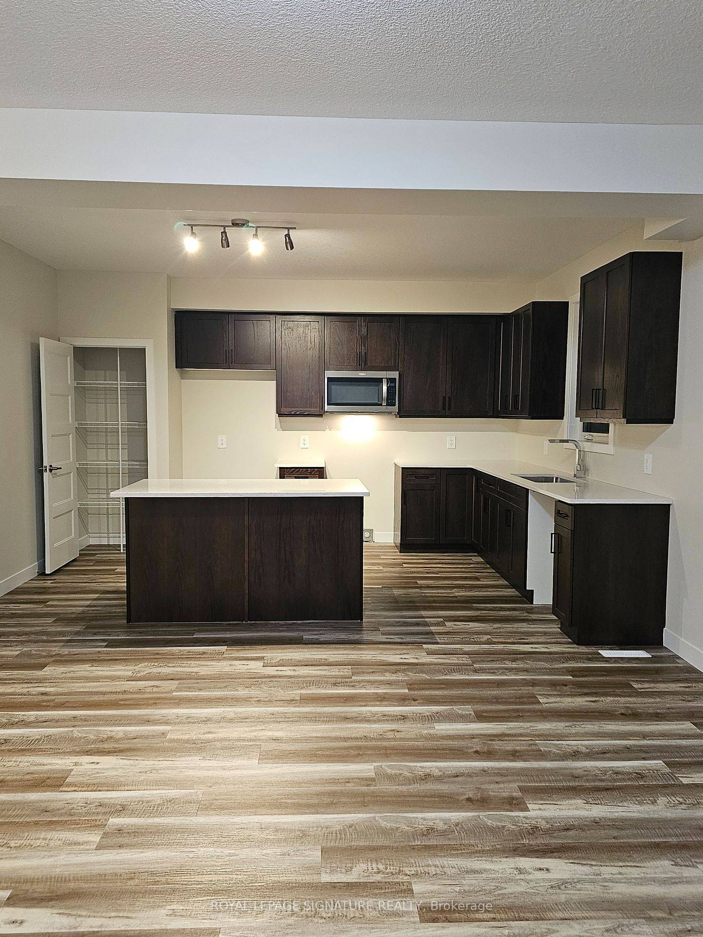 London South, ON N6P 0J6,6909 Royal Magnolia AVE