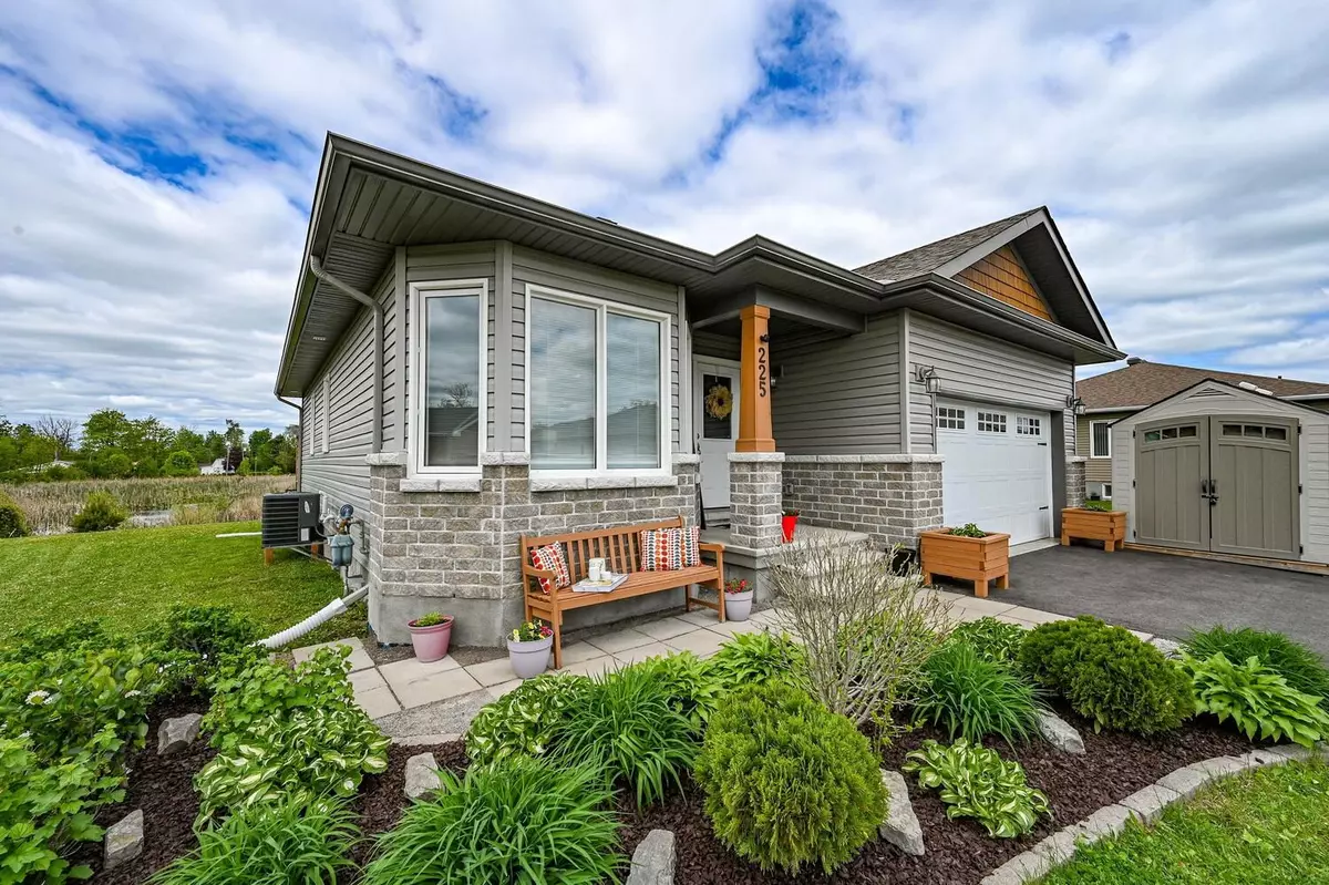 Smiths Falls, ON K7A 0B4,225 Wood AVE