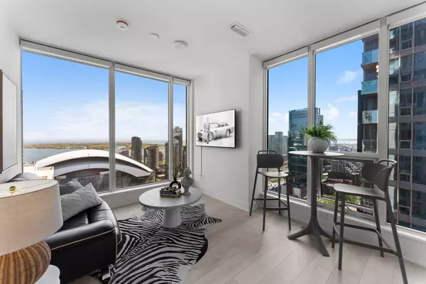 Toronto C01, ON M5V 1H2,15 Mercer ST #3202