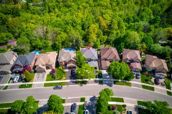 Oakville, ON L6M 2N5,1311 Blackburn DR