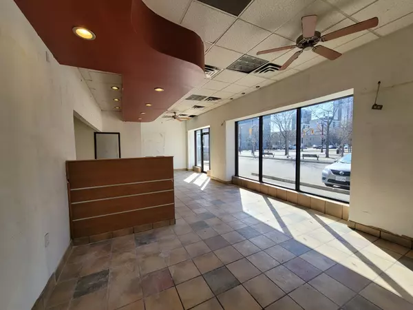 Hamilton, ON L8R 1R6,114 York BLVD #2